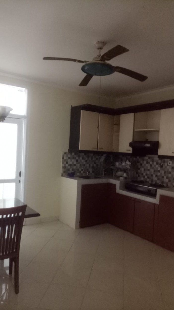 Rumah Dijual Fully Furnished di Cluster Meadow Green Lippo Cikarang